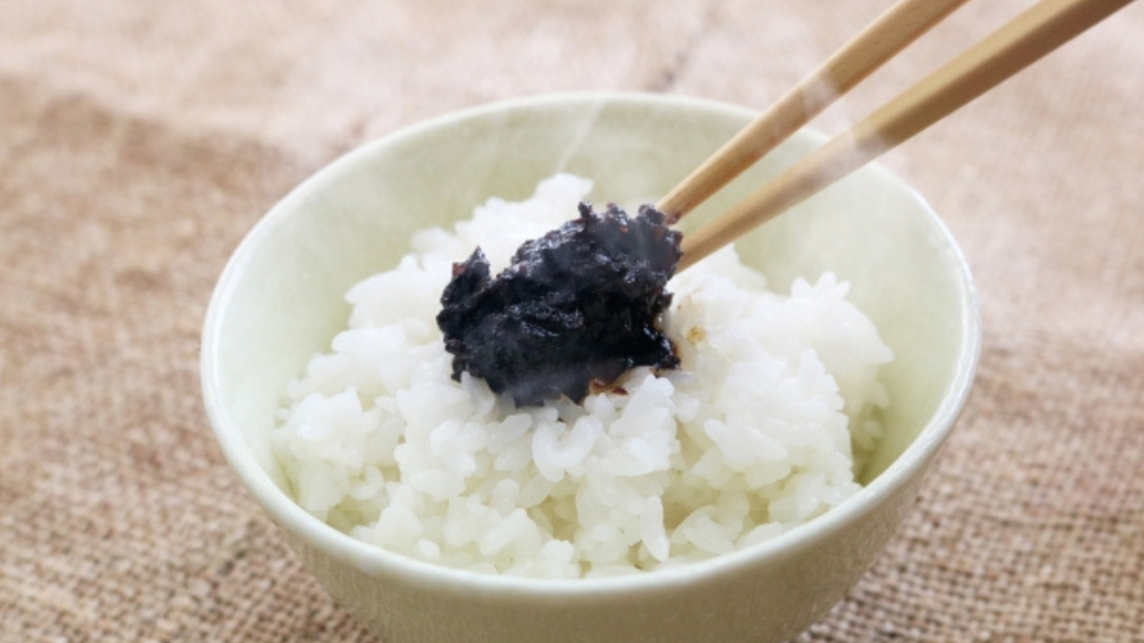 あったかごはんに乗った 海苔の佃煮